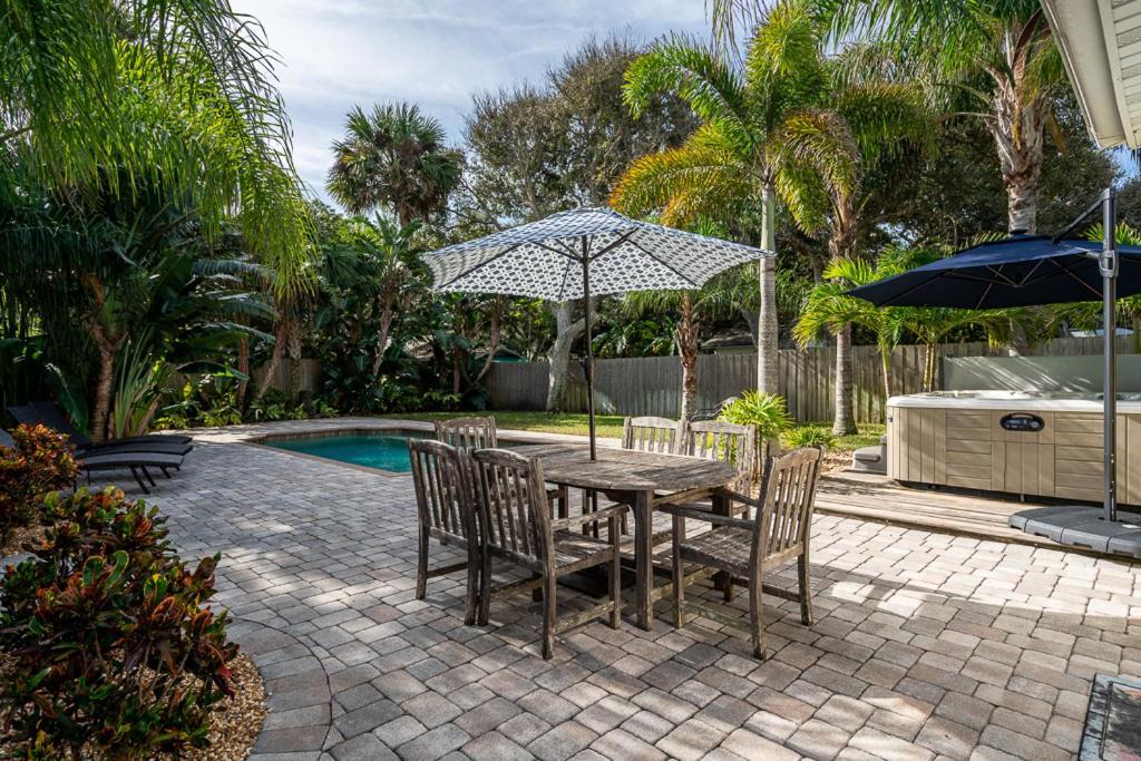 Turtles Nest Pool Home ~ Hot Tub ~ Walking Distance To The Beach - 821 E. 11Th New Smyrna Beach Buitenkant foto