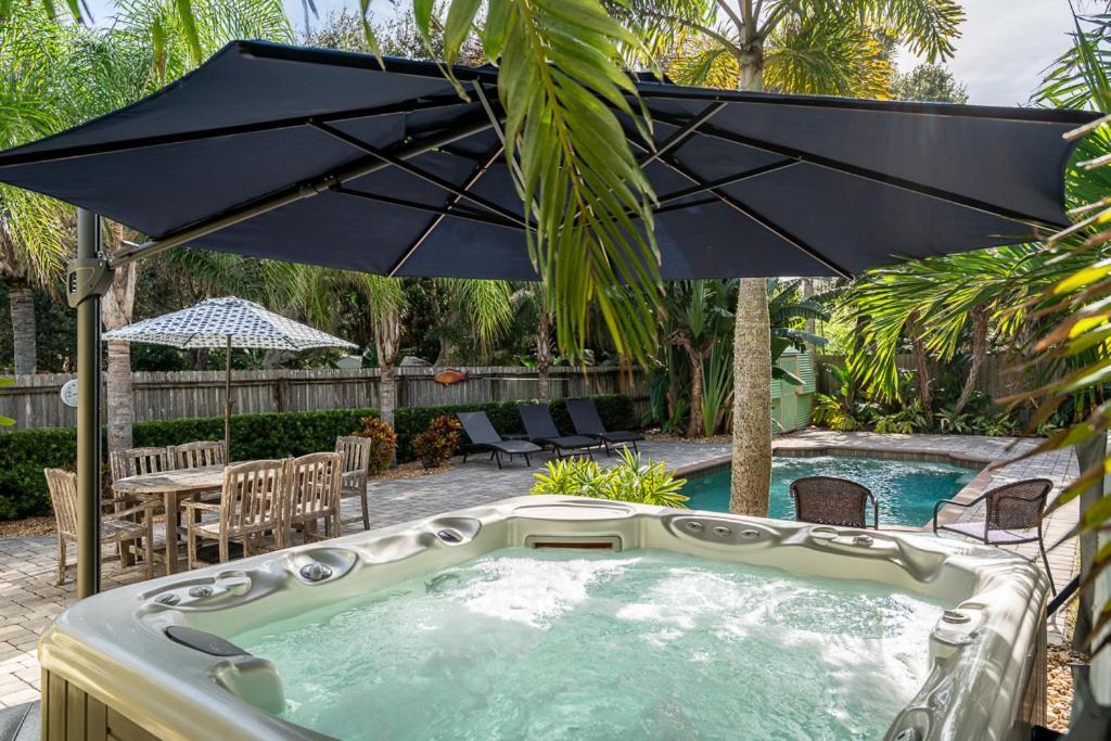 Turtles Nest Pool Home ~ Hot Tub ~ Walking Distance To The Beach - 821 E. 11Th New Smyrna Beach Buitenkant foto